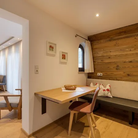 Hotel Garni Jagdhof 3*