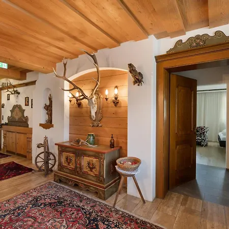 Garni Jagdhof Hotel 3*