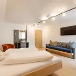 ホテル Garni Jagdhof 3*